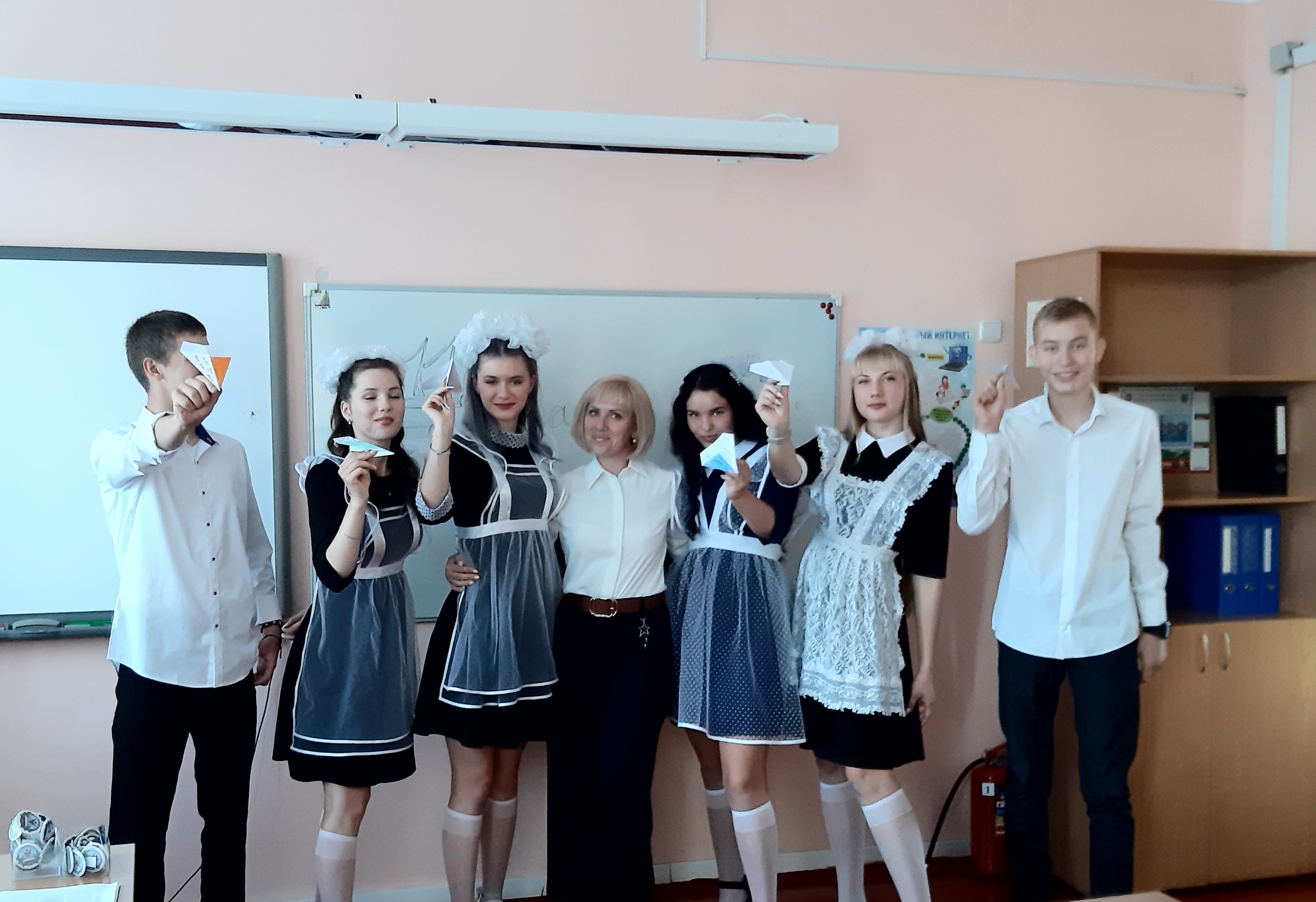 МБОУ Малоугреневская СОШ, 11 класс с советником Роводзяновой Мариной Юрьевной.